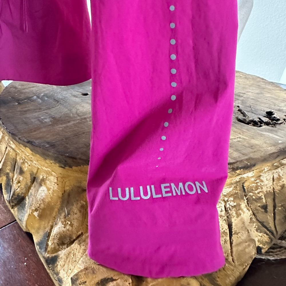 lululemon athletica Women's Vibrant Pink Ski Jacket - Picture 6 of 6